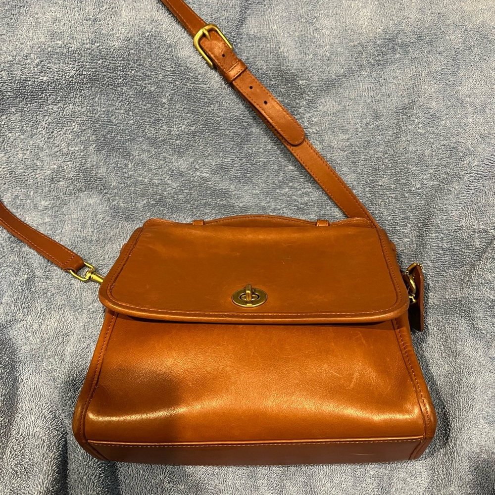 Coach Vintage Court Top Handle Satchel Crossbody British Tan w/Brass Hardware